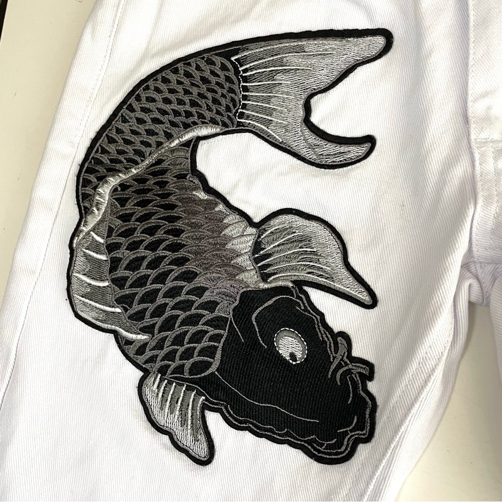 32/32 Koi‎ Fish Embroidered White Jeans - Picture 11 of 14